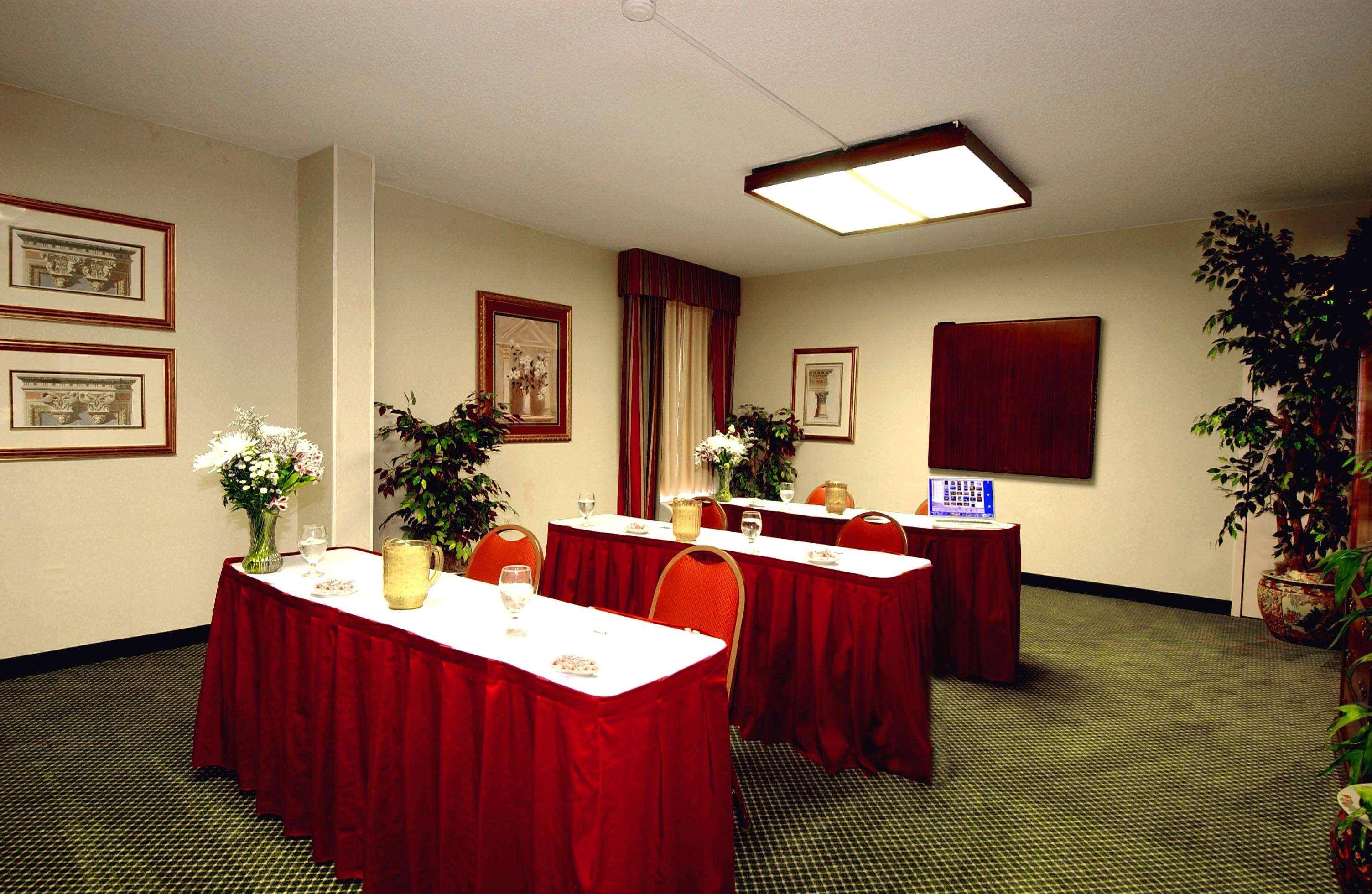 Hampton Inn Atlanta-North Druid Hills Экстерьер фото